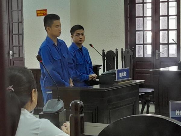 2 thanh niên tổ chức đưa người nước ngoài xuất cảnh trái phép lãnh án