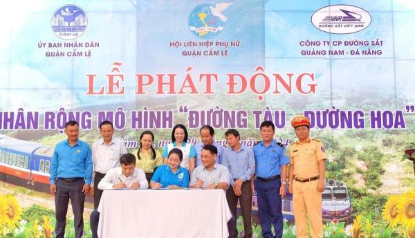 Nhân rộng mô hình Đường tàu - đường hoa qua địa bàn Q.Cẩm Lệ