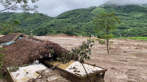 Tang thương bản làng dưới chân núi Con Voi