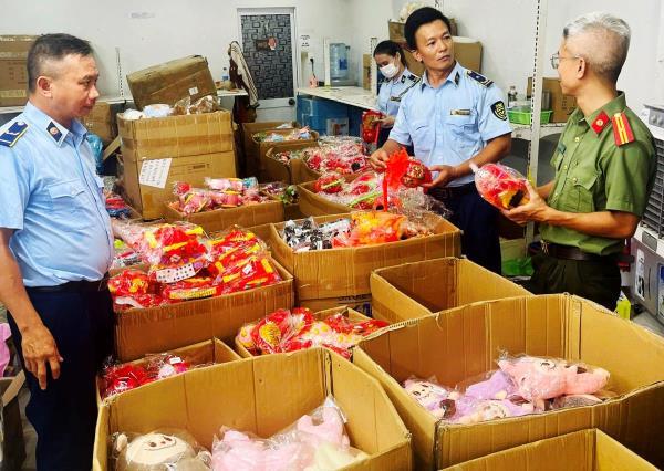 Phát hiện hơn 1.900 đồ chơi trẻ em nhập lậu
