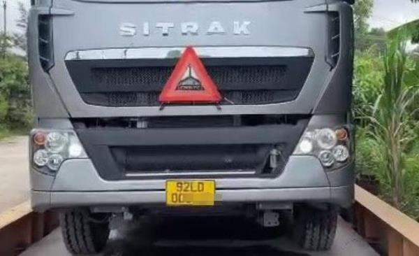 Tài xế không bằng lái, chở quá tải