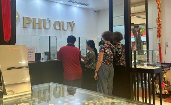 Tăng hơn 5 triệu đồng/lượng trong một tuần, giá vàng nhẫn lập đỉnh mới