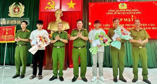 Công an huyện Đắk Glong gặp mặt, động viên các thí sinh trúng tuyển vào trường Công an nhân dân năm 2024