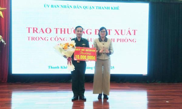 Đồn Biên phòng Phú Lộc được khen thưởng về thành tích bắt giữ 2 vụ chế tạo, tàng trữ, mua bán pháo trái phép