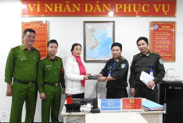 Trả lại tài sản thất lạc cho hành khách tại Cảng hàng không quốc tế Đà Nẵng