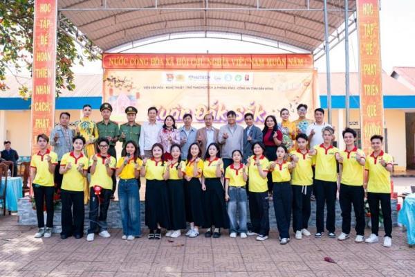 Phòng An ninh mạng và phòng, chống tội phạm sử dụng công nghệ cao  tổ chức chương trình Xuân Đắk Sắk - Chia sẻ yêu thương