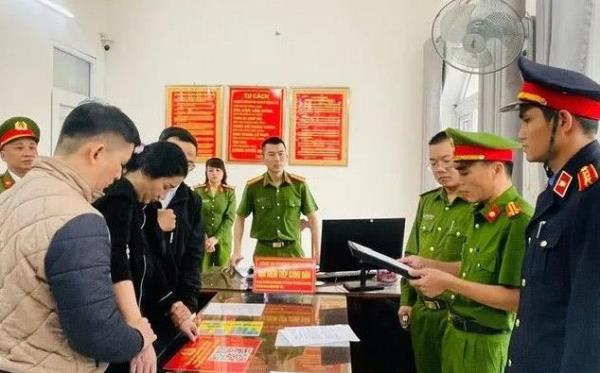 Chiếm đoạt hơn 13 tỷ đồng từ người chơi hụi online