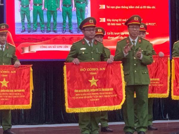 Người con Ca Dong ưu tú của bản làng