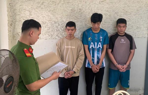 Cơ quan Cảnh sát điều tra (CSĐT) Công an Hòa Vang khởi tố vụ án, khởi tố bị can, bắt tạm giam  các đối tượng đánh người giao hàng (shipper) gây tử vong ở Hòa Phước