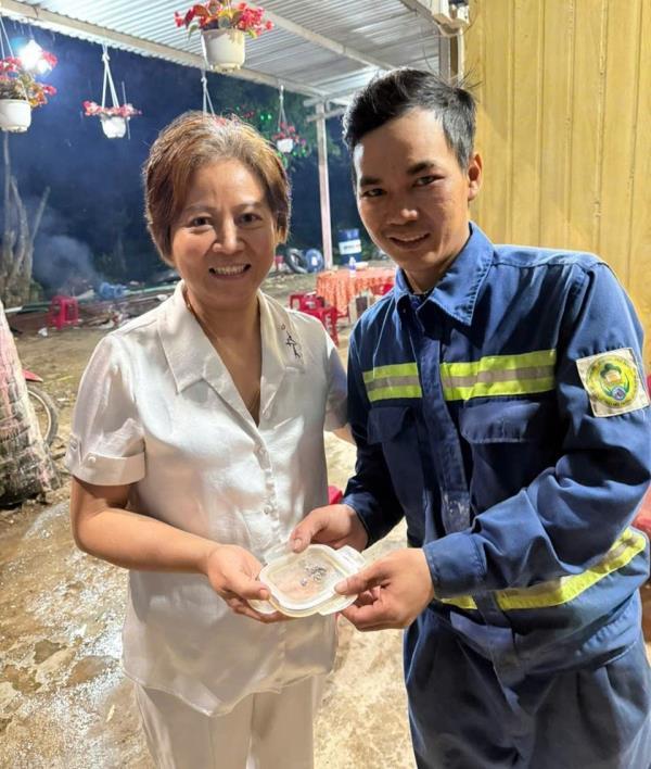 Tìm lại kim cương trị giá 1 tỷ đồng vùi lấp trong bãi rác ở Đà Nẵng đêm giao thừa