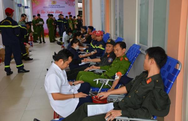 Công an tỉnh Quảng Nam hiến 202 đơn vị máu