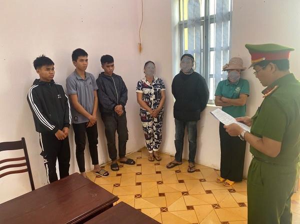 Bắt, xử lý hàng chục thanh thiếu niên sử dụng hung khí gây rối trật tự công cộng