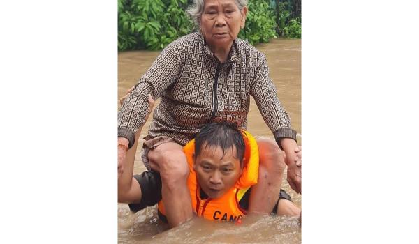 Giành, giữ sinh mạng người dân trong cơn đại hồng thủy