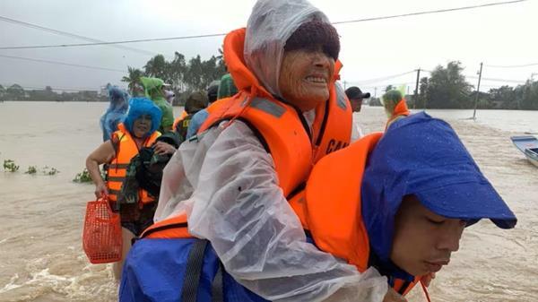 Bí thư Đắk Lắk phê bình nhiều đơn vị báo cáo chưa đúng thực tế thiệt hại mưa lũ