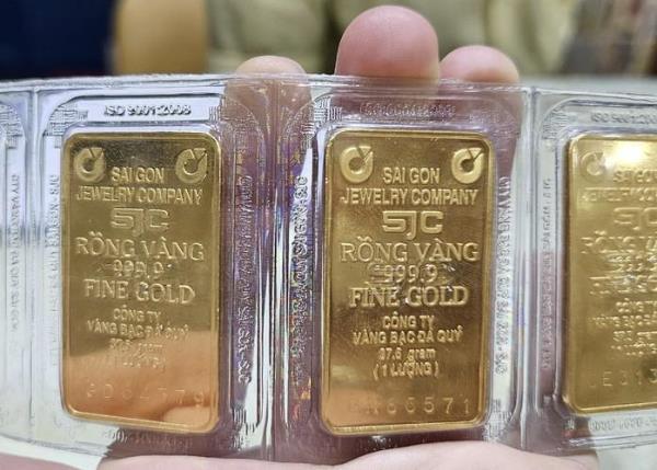 Giá vàng miếng SJC, vàng nhẫn 9999 tăng 600.000 đồng/lượng