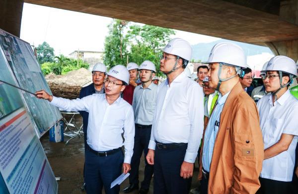 Đẩy nhanh tiến độ thi công các dự án, công trình trọng điểm