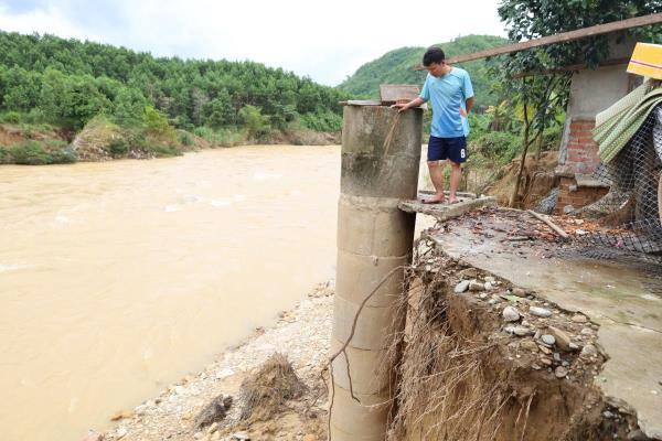 Lũ dữ cực đoan hoành hành miền Trung - thủy điện có vô can? (Kỳ 2: Bất an bên dòng sông Trường)