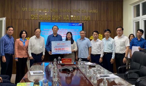 Thứ trưởng Bộ GD-ĐT Phạm Ngọc Thưởng thăm, hỗ trợ ngành giáo dục Đà Nẵng khắc phục thiệt hại do mưa lũ