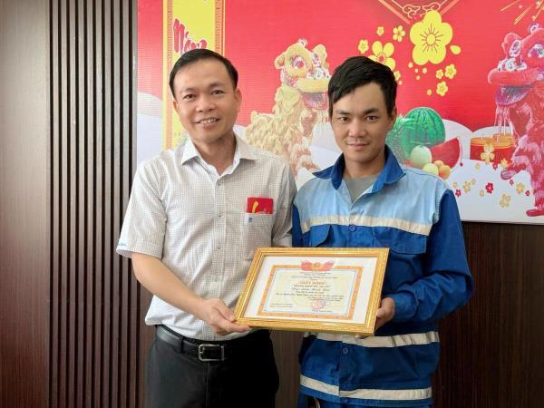 Chuyện hy hữu phía sau việc tìm được kim cương tại bãi rác đêm giao thừa