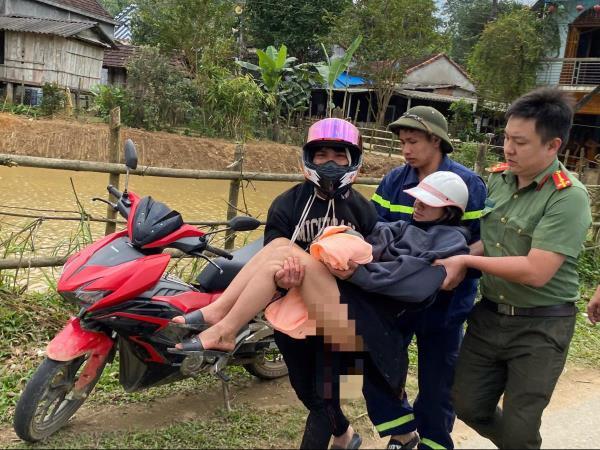 Trên đường giúp dân làm nhà, chiến sĩ Công an giúp sản phụ đỡ đẻ