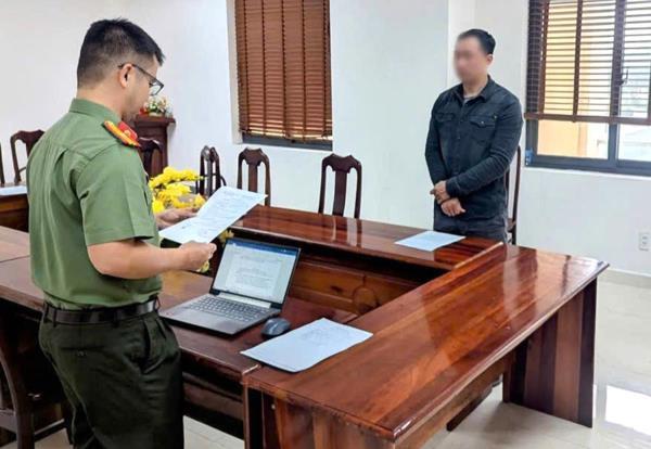 Vận động đối tượng từ nước ngoài về đầu thú