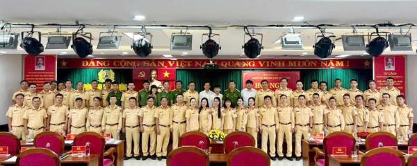 Tập huấn, cấp thẻ sát hạch viên cho lực lượng Cảnh sát giao thông