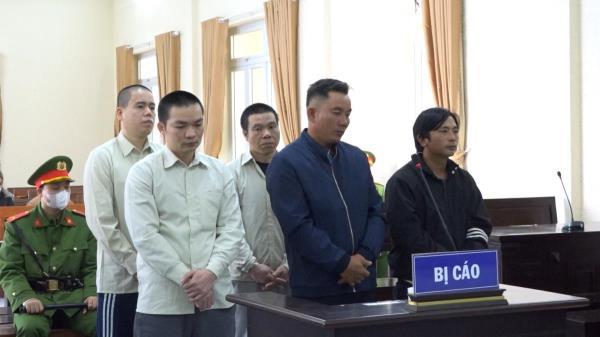 Bênh đồng hương đâm người trọng thương