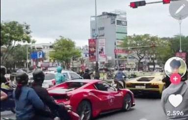 Vụ dàn siêu xe vượt đèn đỏ ở Đà Nẵng: Xe trước chạy lố, cả đoàn bám theo?