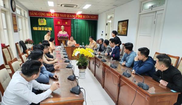 Siêu xe bị phạt siêu nặng