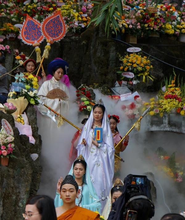 Lễ vía Đức Bồ tát Quán Thế Âm - Nghi lễ Phật giáo thiêng liêng, trang trọng