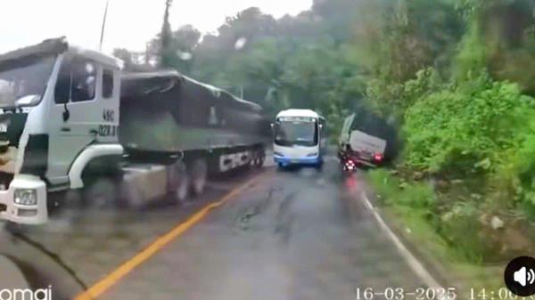 Xử lý tài xế vượt ẩu trên đèo