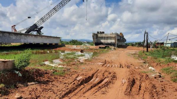 Thiếu đất nên tiền nằm im