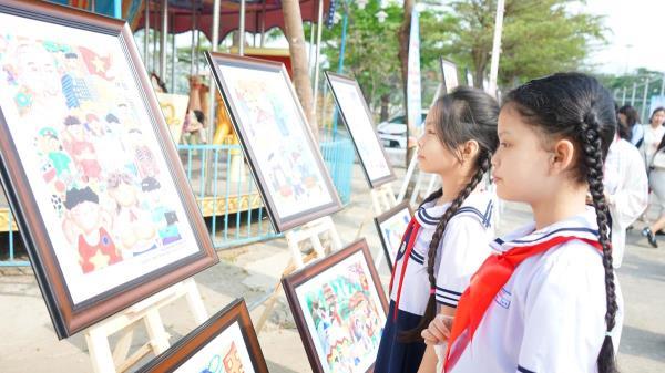 Rực rỡ sắc màu tuổi thơ tại triển lãm tranh Đà Nẵng trong tim em