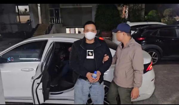 Hack facebook, giả làm con dâu ở nước ngoài lừa tiền mẹ chồng tại Việt Nam