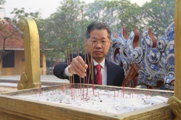 Lãnh đạo thành phố Đà Nẵng dâng hương, tưởng niệm các anh hùng, liệt sĩ