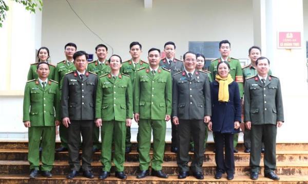 Công an xã vùng biên ở Đắk Nông được tặng Cờ thi đua của Chính phủ