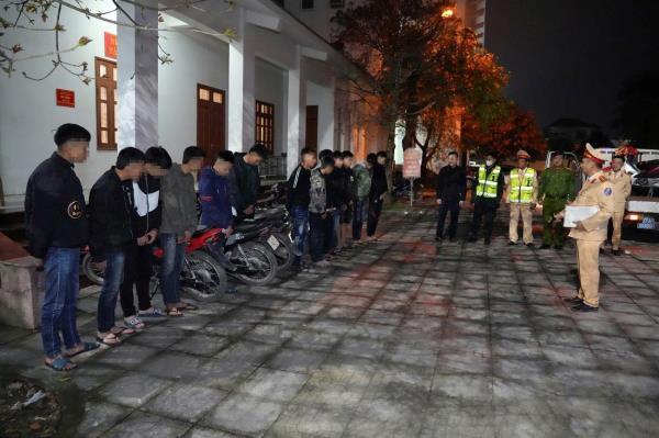 Hơn 50 quái xế tụ tập đua xe trái phép, mang theo hung khí