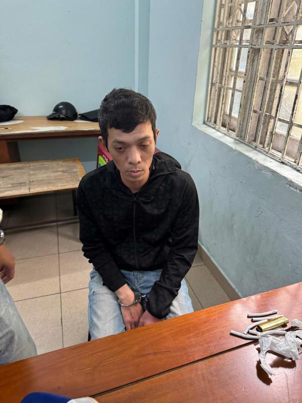 Con nghiện chôm… táo