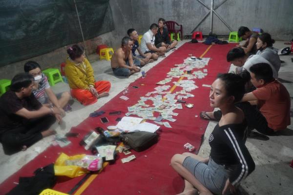 Triệt phá tụ điểm đánh bạc quy mô lớn trên 300 triệu đồng