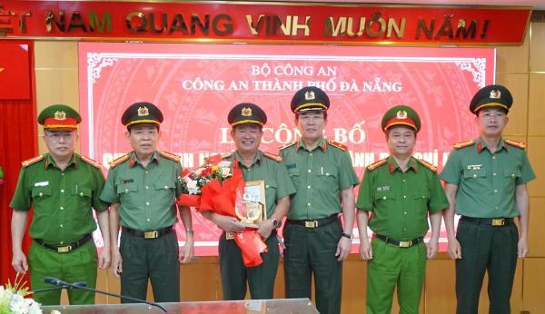 Công an TP Đà Nẵng công bố quyết định nghỉ hưu trước tuổi đối với 33 lãnh đạo, chỉ huy