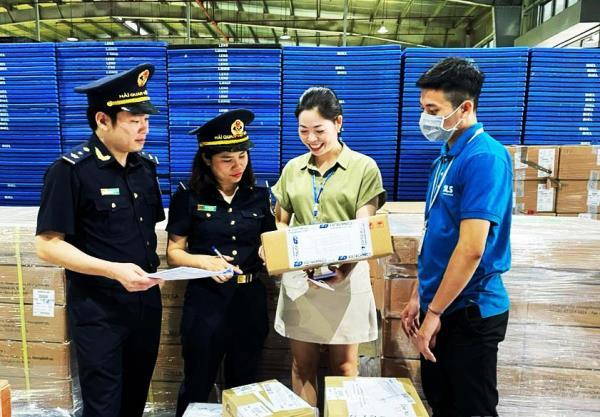 Hỗ trợ doanh nghiệp chuẩn bị và đang xuất hàng dở dang đi Mỹ trước ngày 9-4