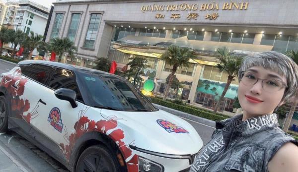 Tiết kiệm cả trăm triệu đồng tiền xăng mỗi năm, nữ chủ xe VinFast VF 7 bật mode xê dịch, khám phá muôn nơi