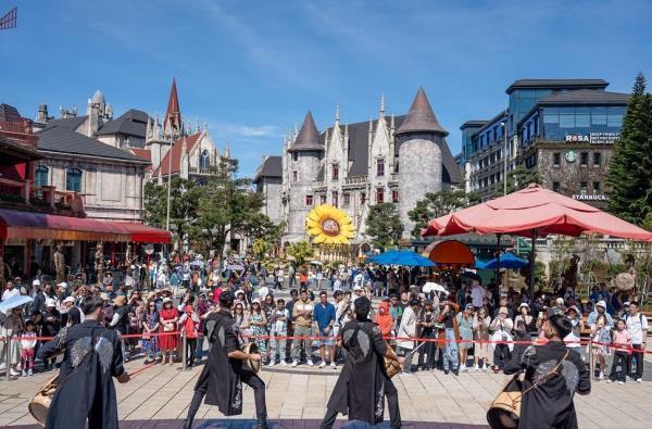 Lạc bước giữa thiên đường hoa hồng tại Sun World Ba Na Hills