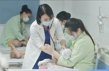 Đẩy mạnh phòng, chống bệnh sốt xuất huyết, tay chân miệng, COVID-19 và dịch bệnh mùa mưa bão