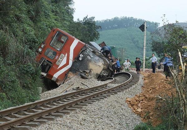 Kiên quyết xóa bỏ lối đi tự mở qua đường sắt