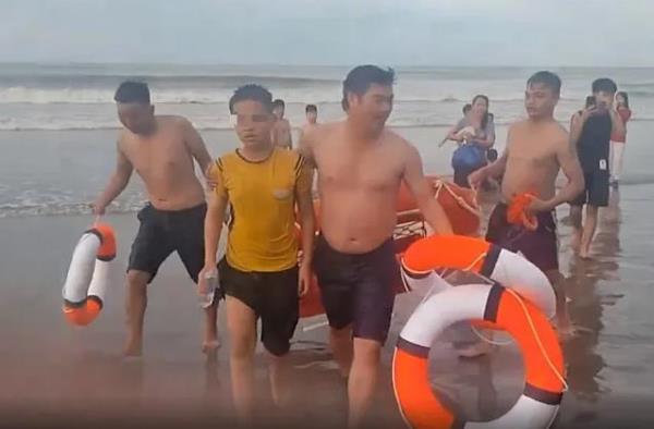 2 cán bộ Công an dũng cảm cứu người đuối nước