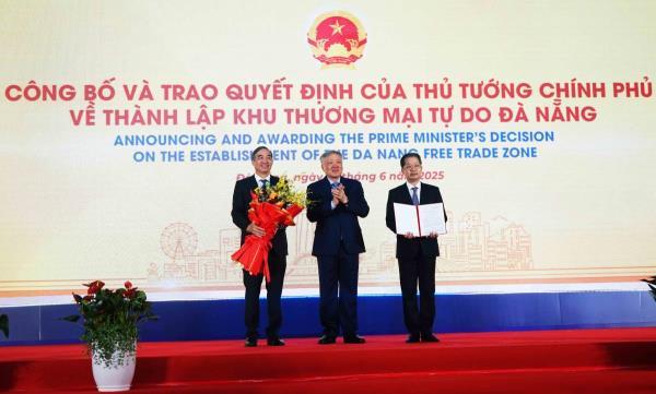 Công bố quyết định của Thủ tướng Chính phủ thành lập Khu thương mại tự do Đà Nẵng