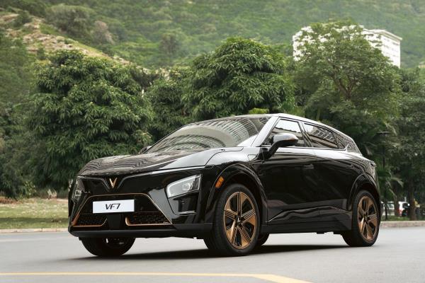 Đổi xăng sang điện, người dùng Việt hưởng loạt quyền lợi chưa từng có từ VinFast