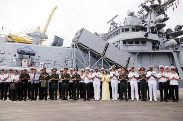 Đội tàu của Hải quân Ấn Độ thăm xã giao thành phố Đà Nẵng