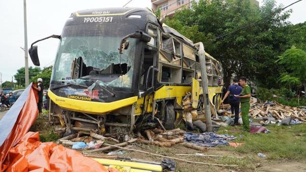 Tai nạn kinh hoàng trên QL1A khiến 10 người tử vong, 15 người bị thương